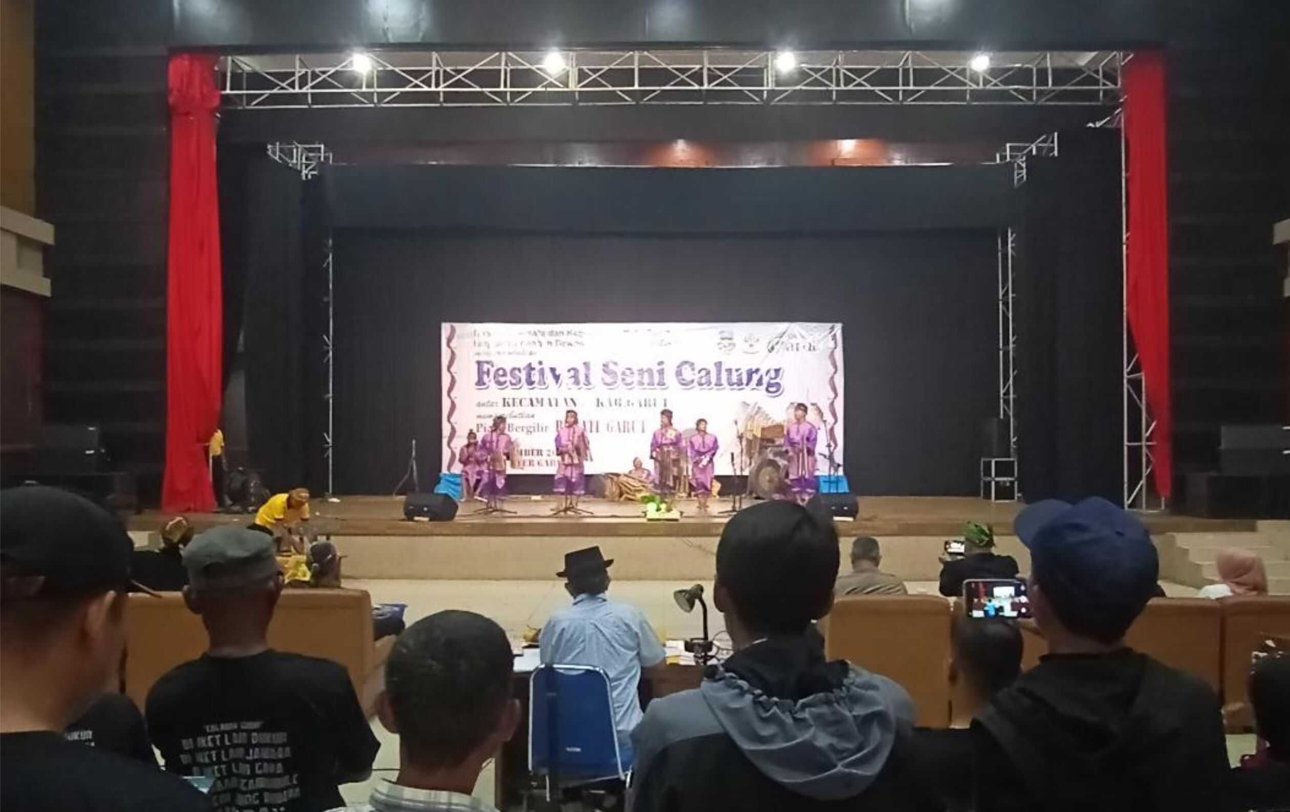 20 Grup Calung di Garut Beradu Kemampuan dalam Festival Antarkecamatan